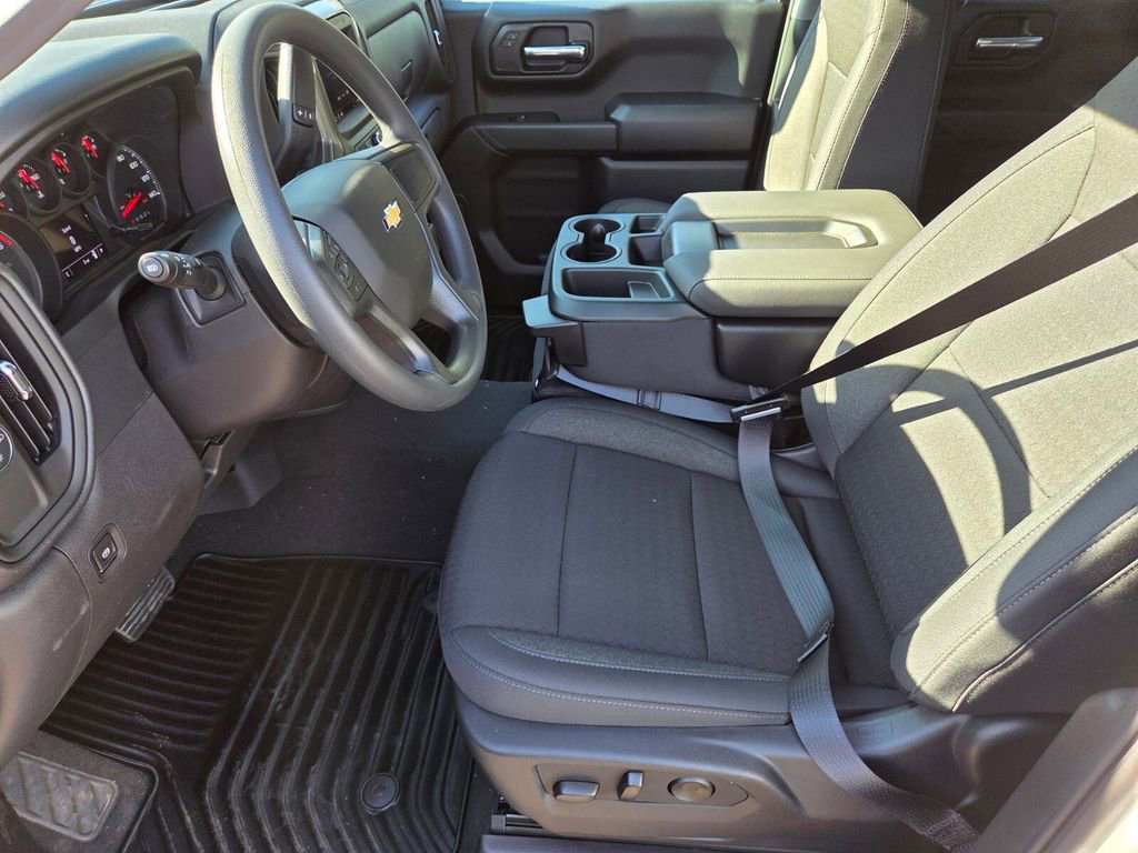 2025 Chevrolet Silverado 1500 Custom photo 6