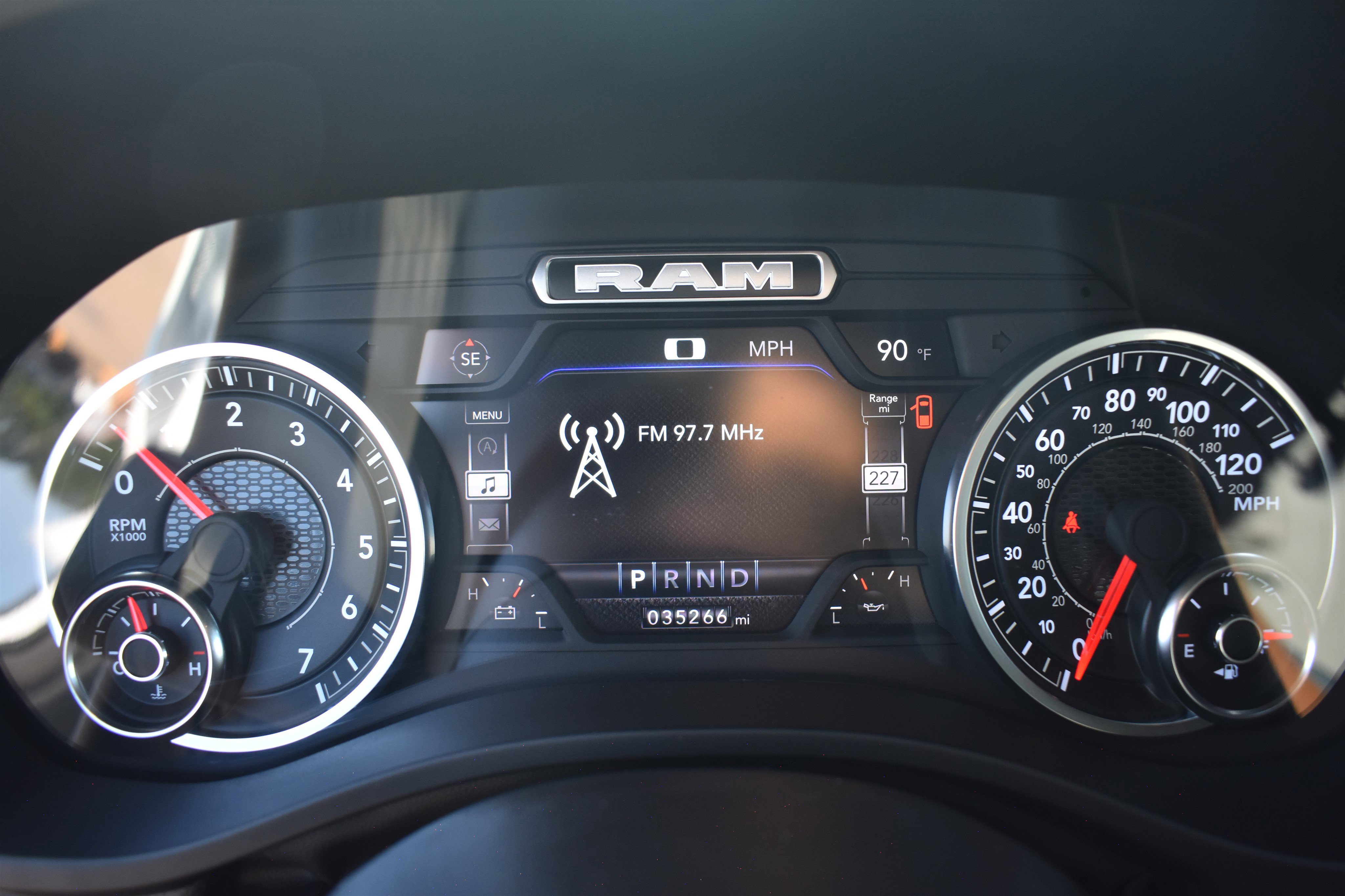 2024 Ram 1500 Laramie photo 17