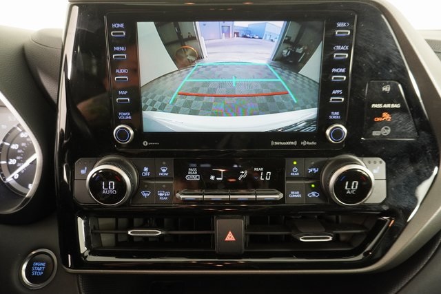 2020 Toyota Highlander XLE photo 23