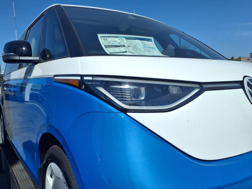 2025 Volkswagen ID. Buzz photo 2