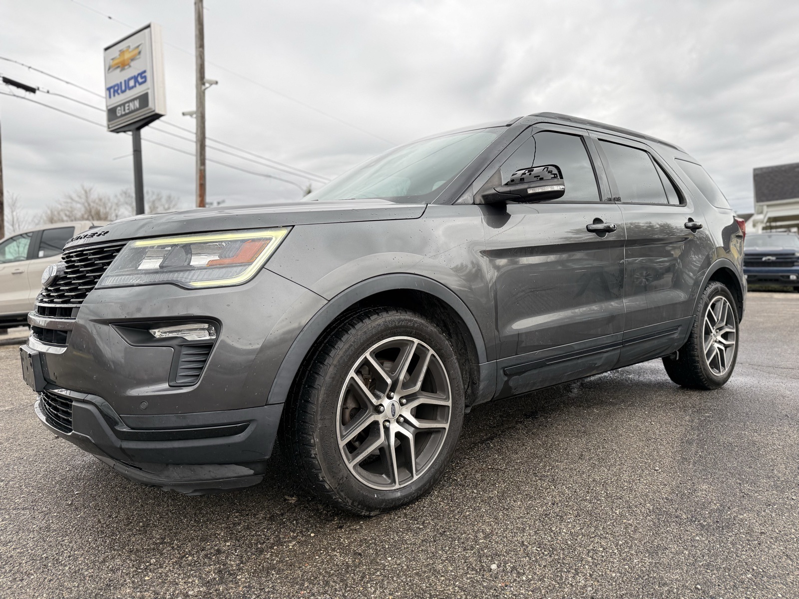 2018 Ford Explorer Sport photo 2