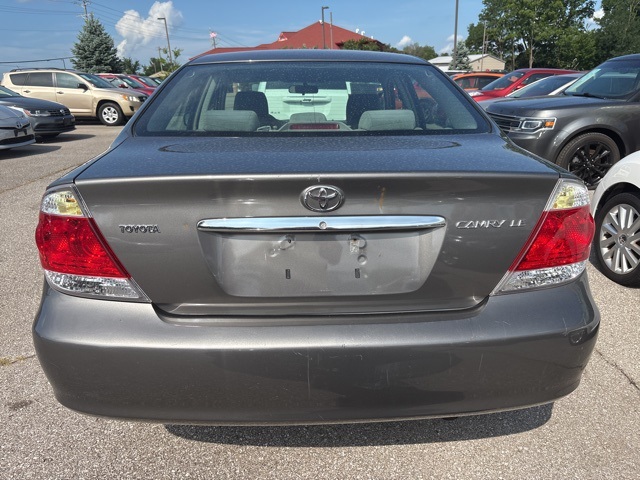 2005 Toyota Camry LE photo 5