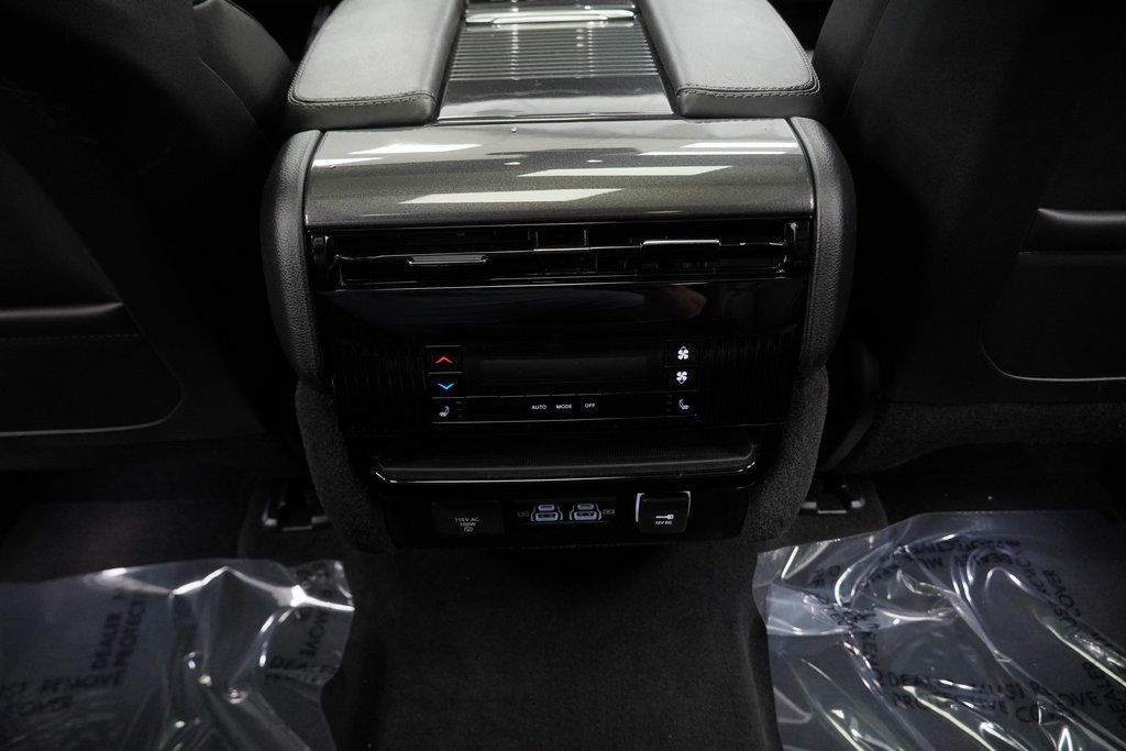 2023 Jeep Wagoneer Base photo 22