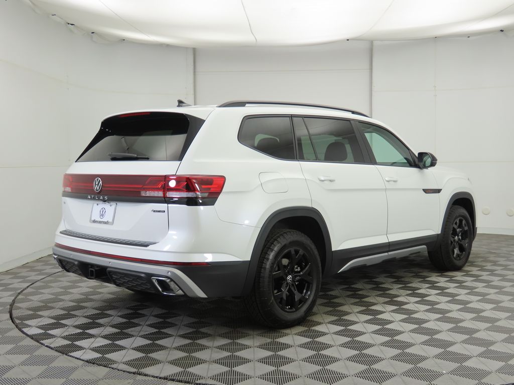 2026 Volkswagen Atlas Peak Edition SE photo 4