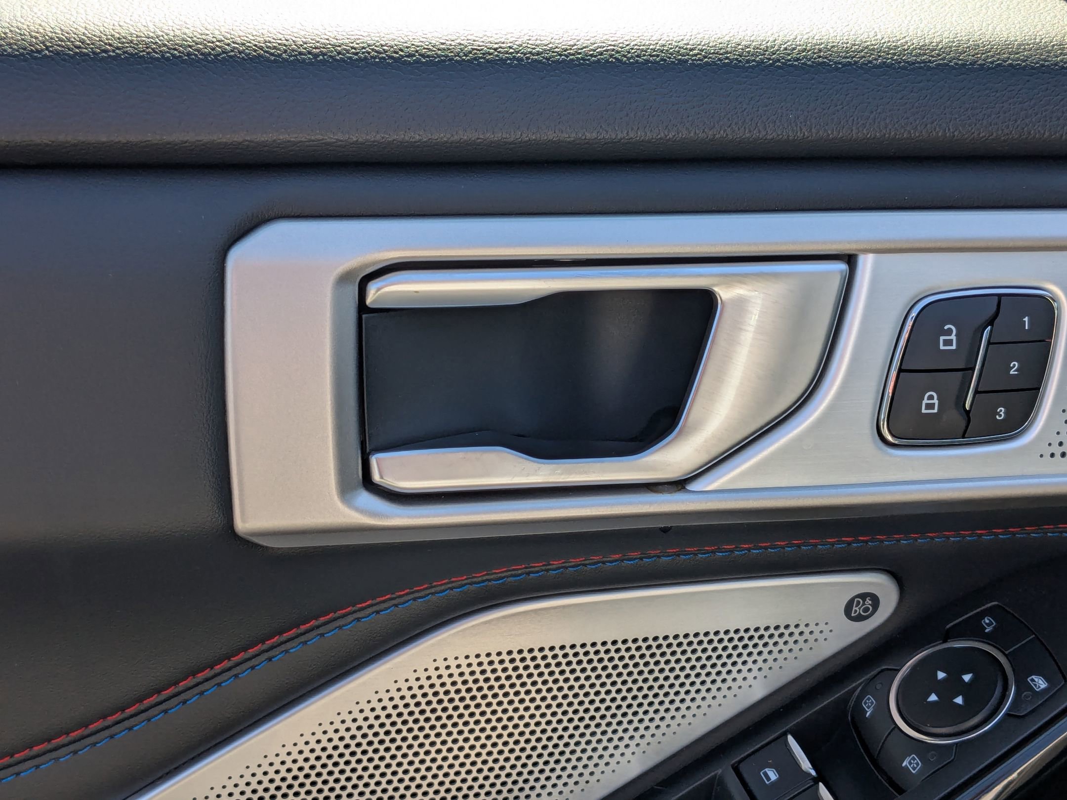 2024 Ford Explorer ST photo 13
