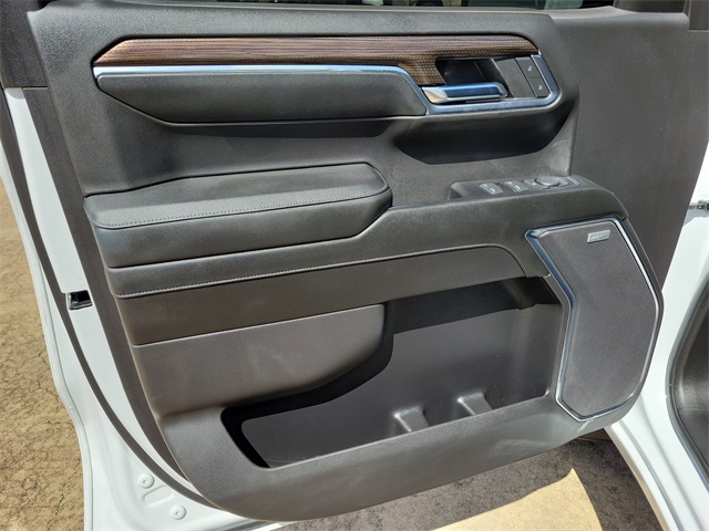 2024 Chevrolet Silverado 1500 RST photo 18