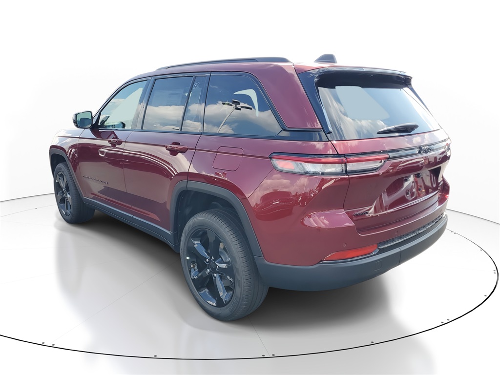 2025 Jeep Grand Cherokee Limited photo 2