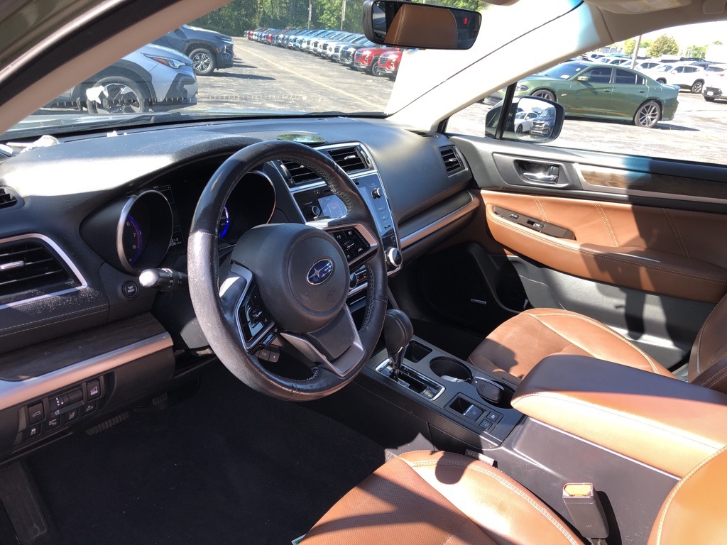 2019 Subaru Outback 2.5i Touring photo 3