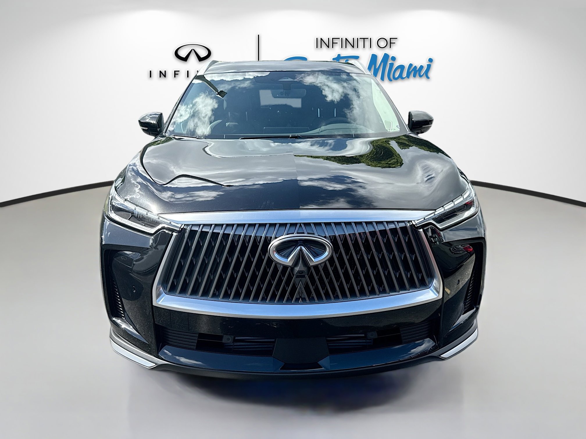 2026 Infiniti QX60 Luxe photo 2