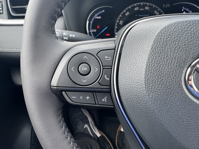 2025 Toyota RAV4 Hybrid XLE photo 18