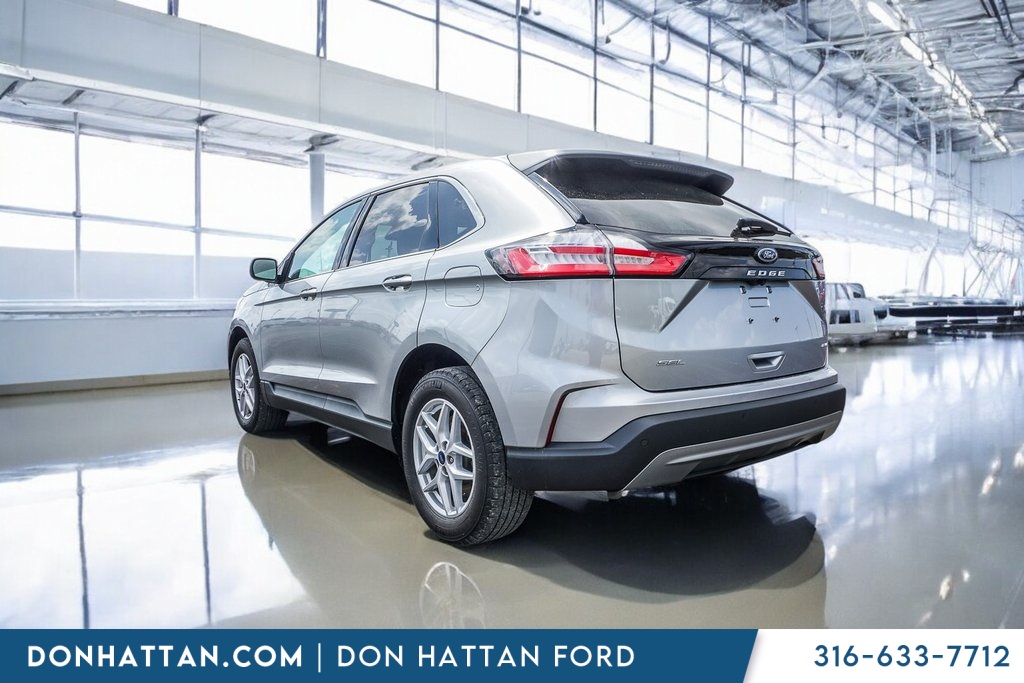 2022 Ford Edge SEL photo 29