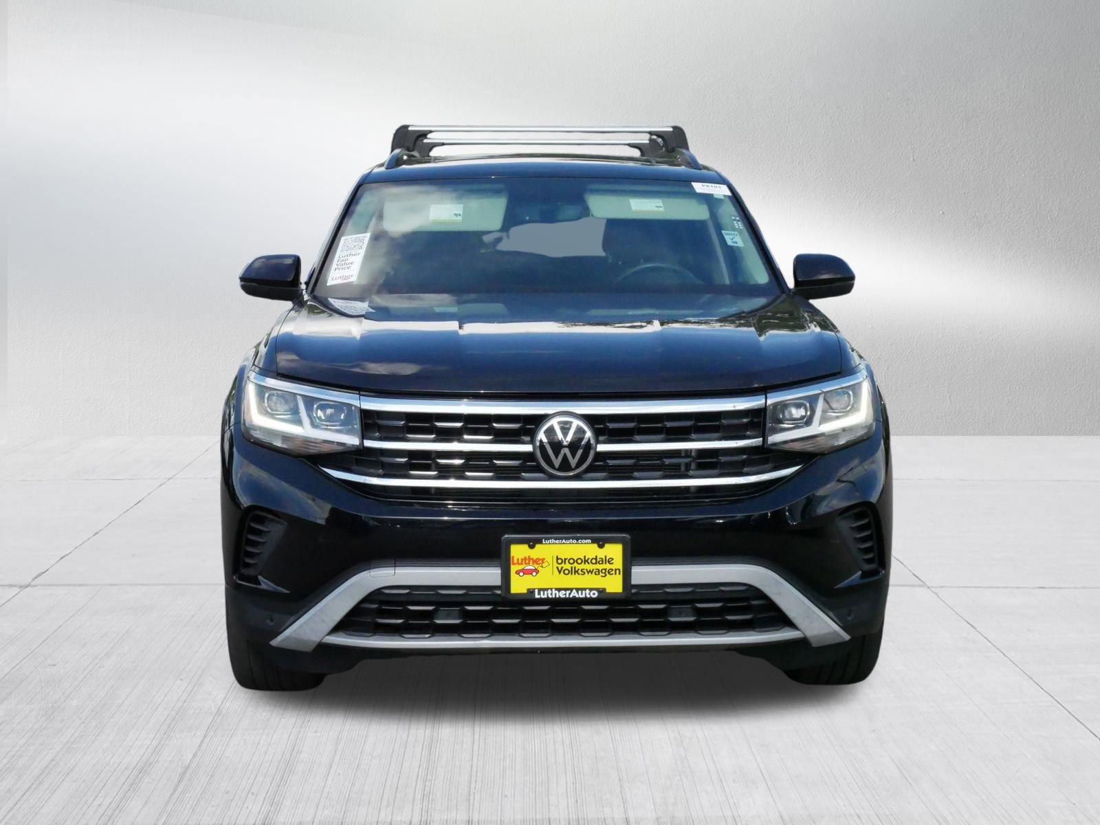 Used 2022 Volkswagen Atlas SE w/Tech with VIN 1V2KP2CA8NC516387 for sale in Brooklyn Center, Minnesota