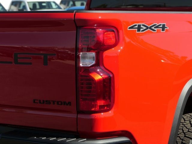 2026 Chevrolet Silverado 2500HD Custom photo 4