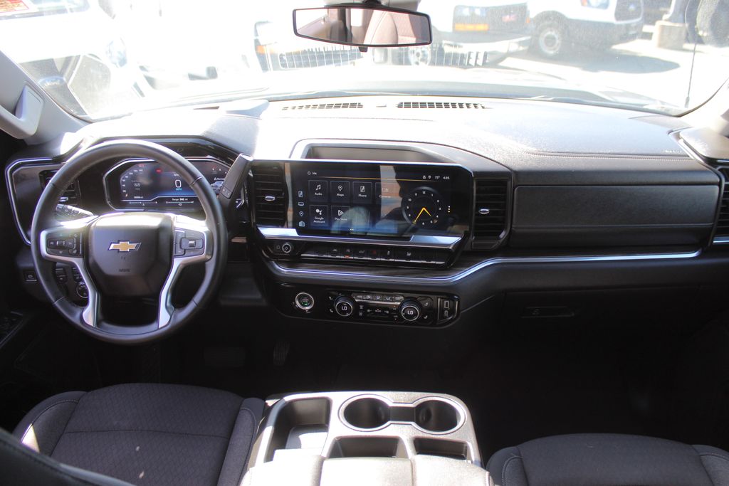 2024 Chevrolet Silverado 1500 LT photo 16