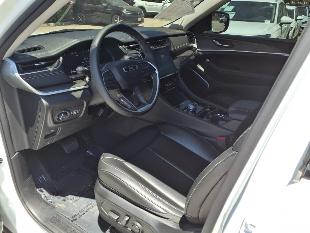 2023 Jeep Grand Cherokee Limited photo 13