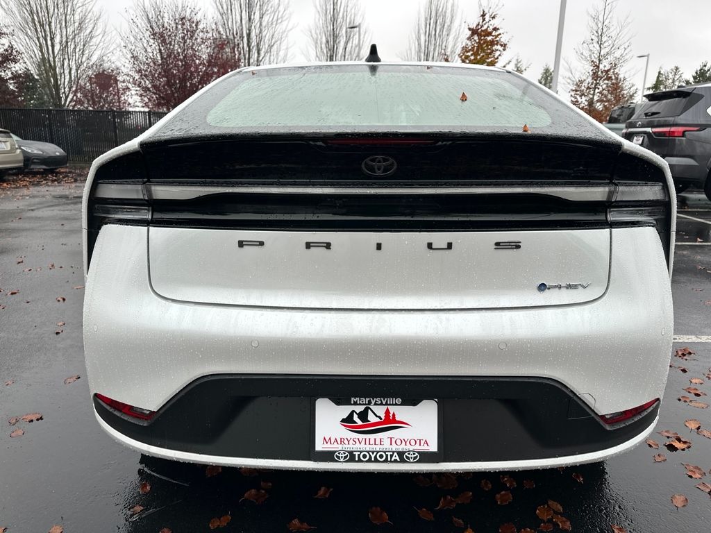 2026 Toyota Prius Plug-in Hybrid SE photo 4