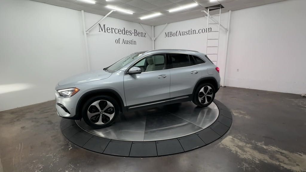 2025 Mercedes Benz GLA 250 photo 16