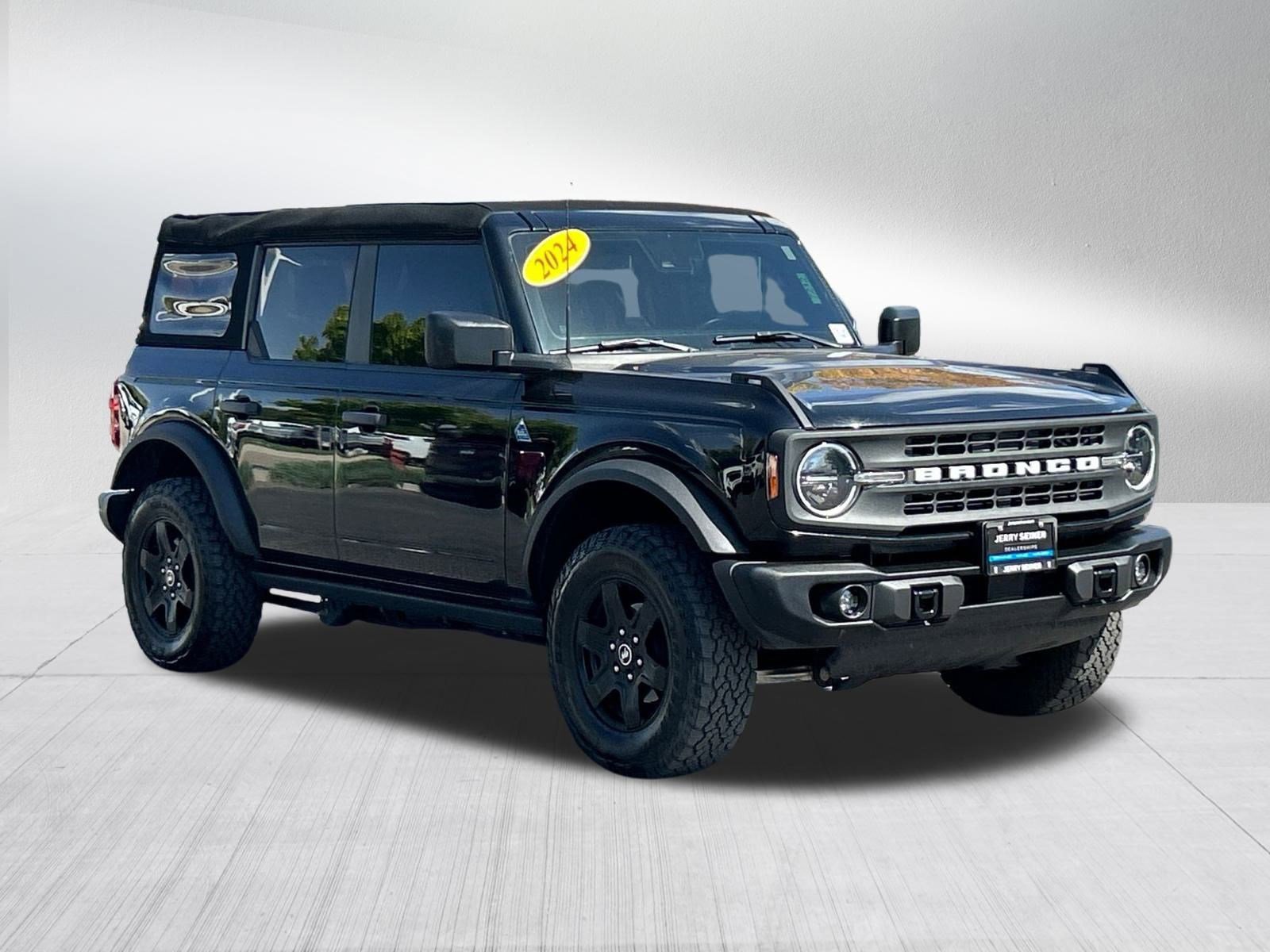 2024 Ford Bronco Black Diamond photo 6