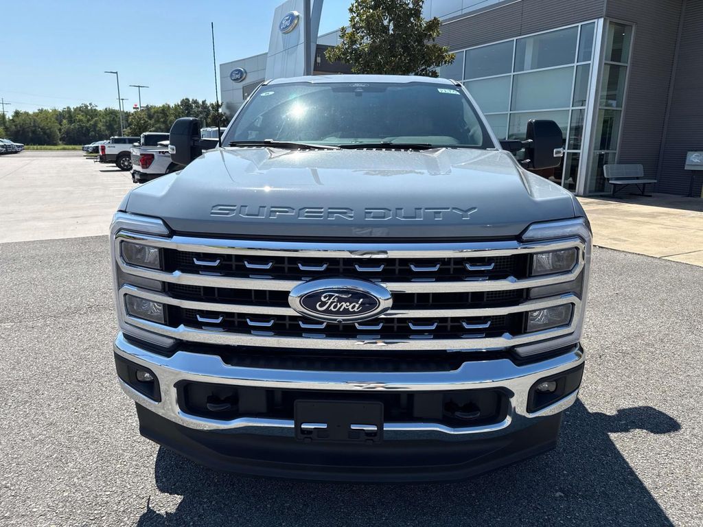 2026 Ford F-250 Lariat photo 2