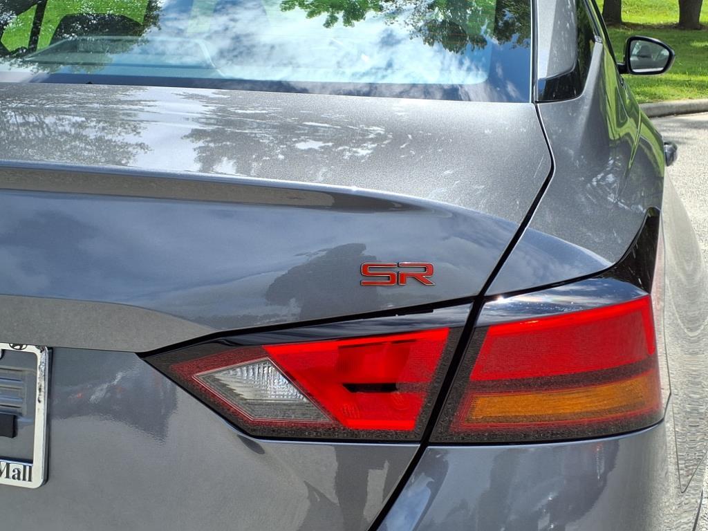 2024 Nissan Altima 2.5 SR photo 9