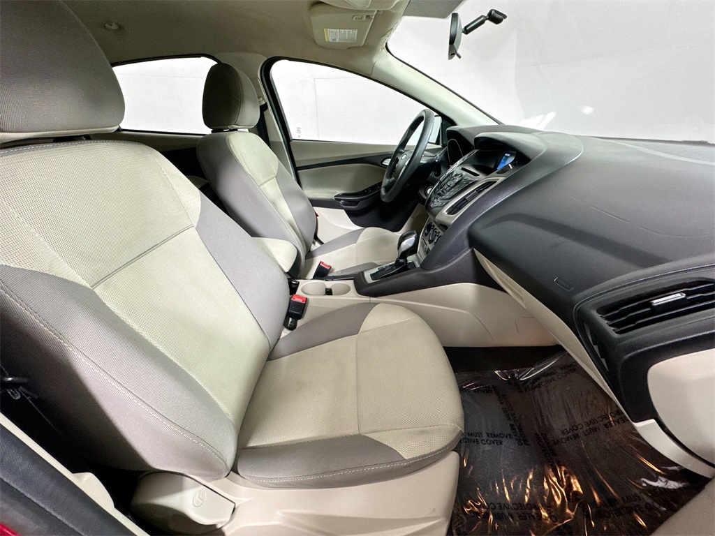 2014 Ford Focus SE photo 10