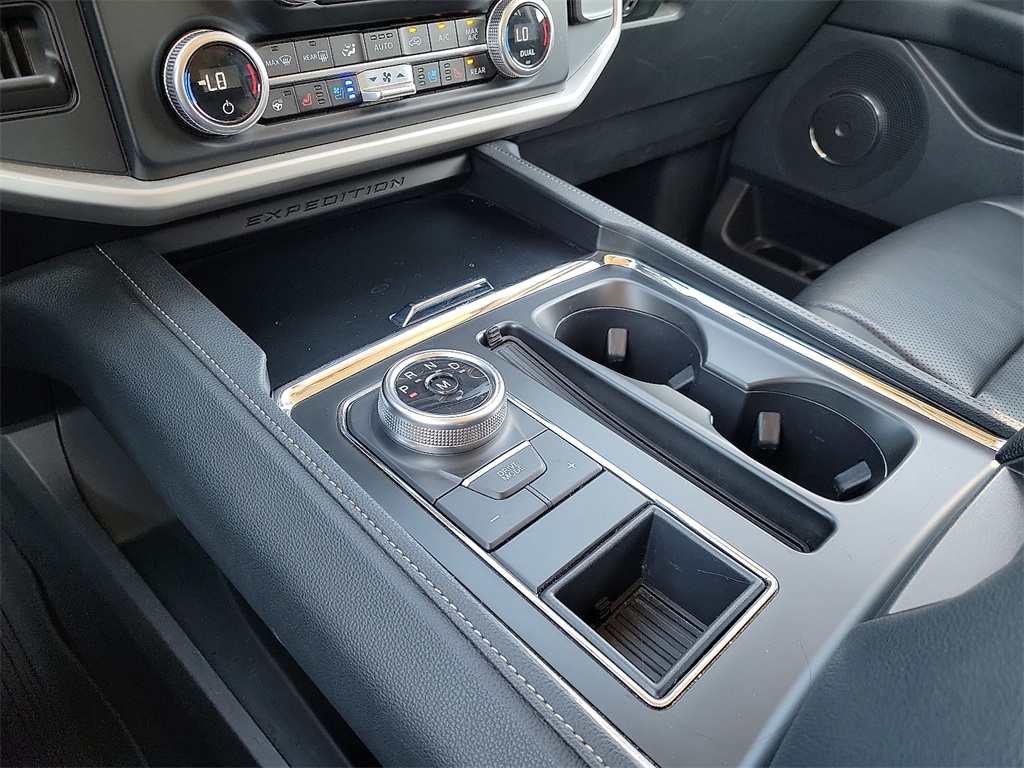 2024 Ford Expedition MAX XLT photo 25