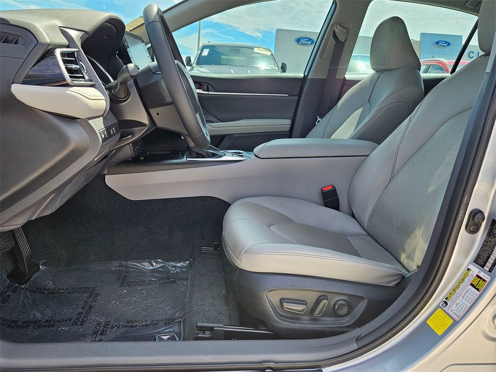 2022 Toyota Camry XLE photo 10