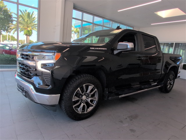 2022 Chevrolet Silverado 1500 LT photo 4