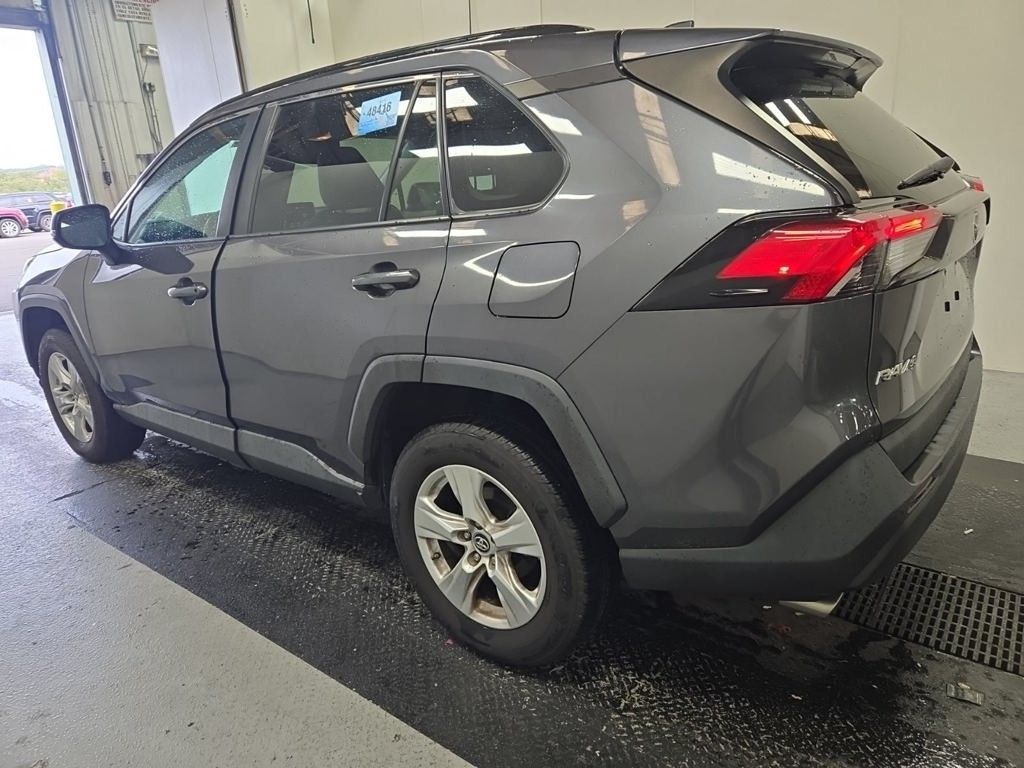 2019 Toyota RAV4 XLE photo 3