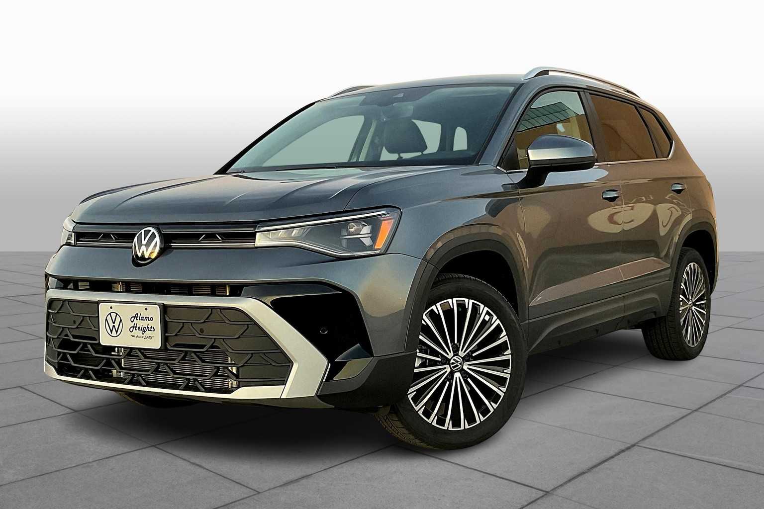 2025 Volkswagen Taos SE's photo