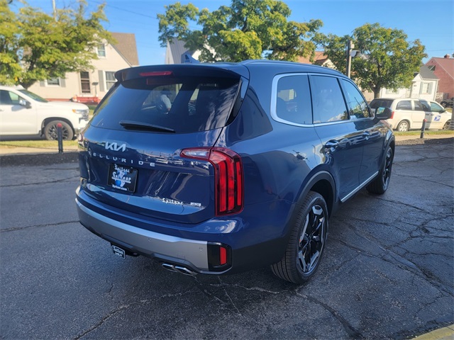 2025 Kia Telluride S photo 3
