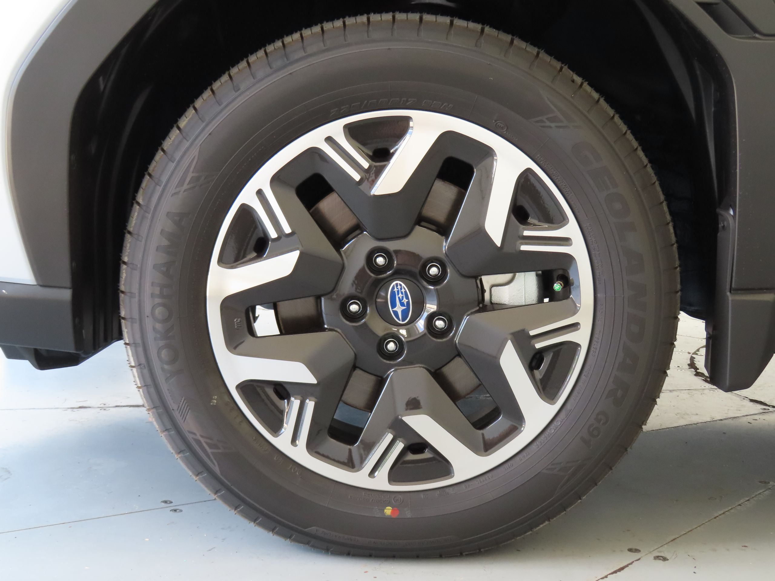 2025 Subaru Forester Premium Base photo 23