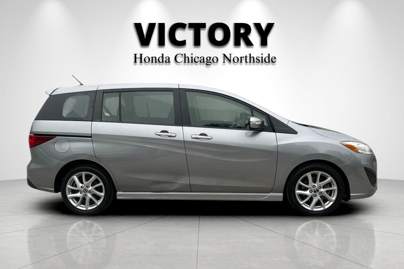 2015 Mazda Mazda5 Touring photo 2