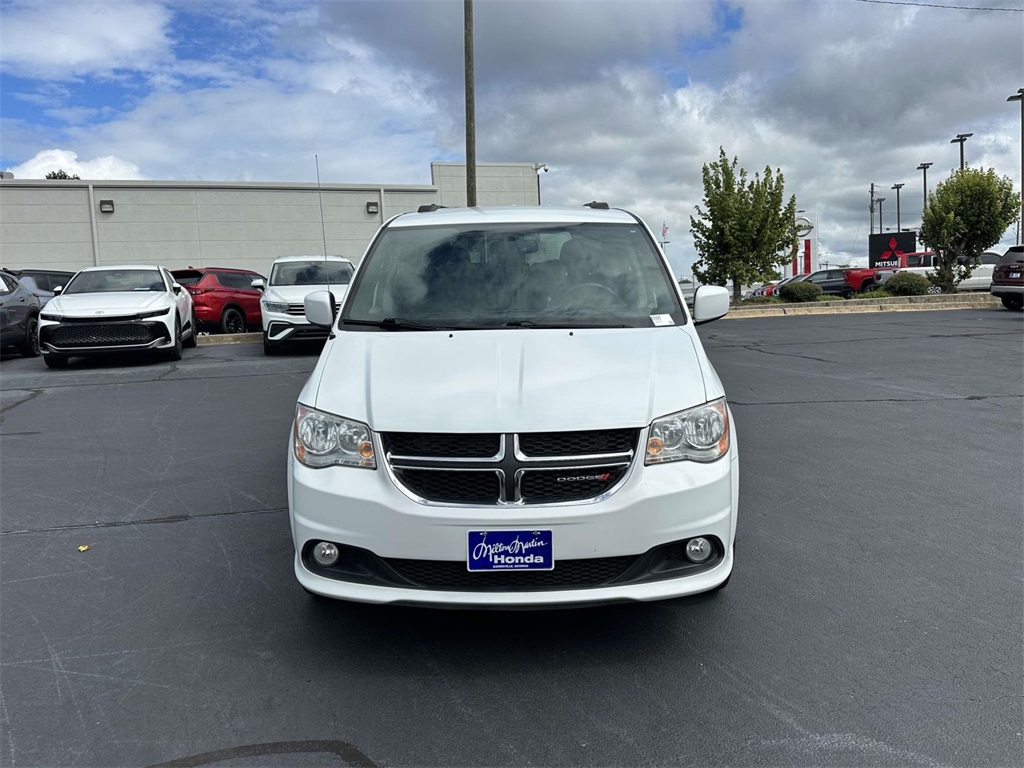 2017 Dodge Grand Caravan SXT photo 2