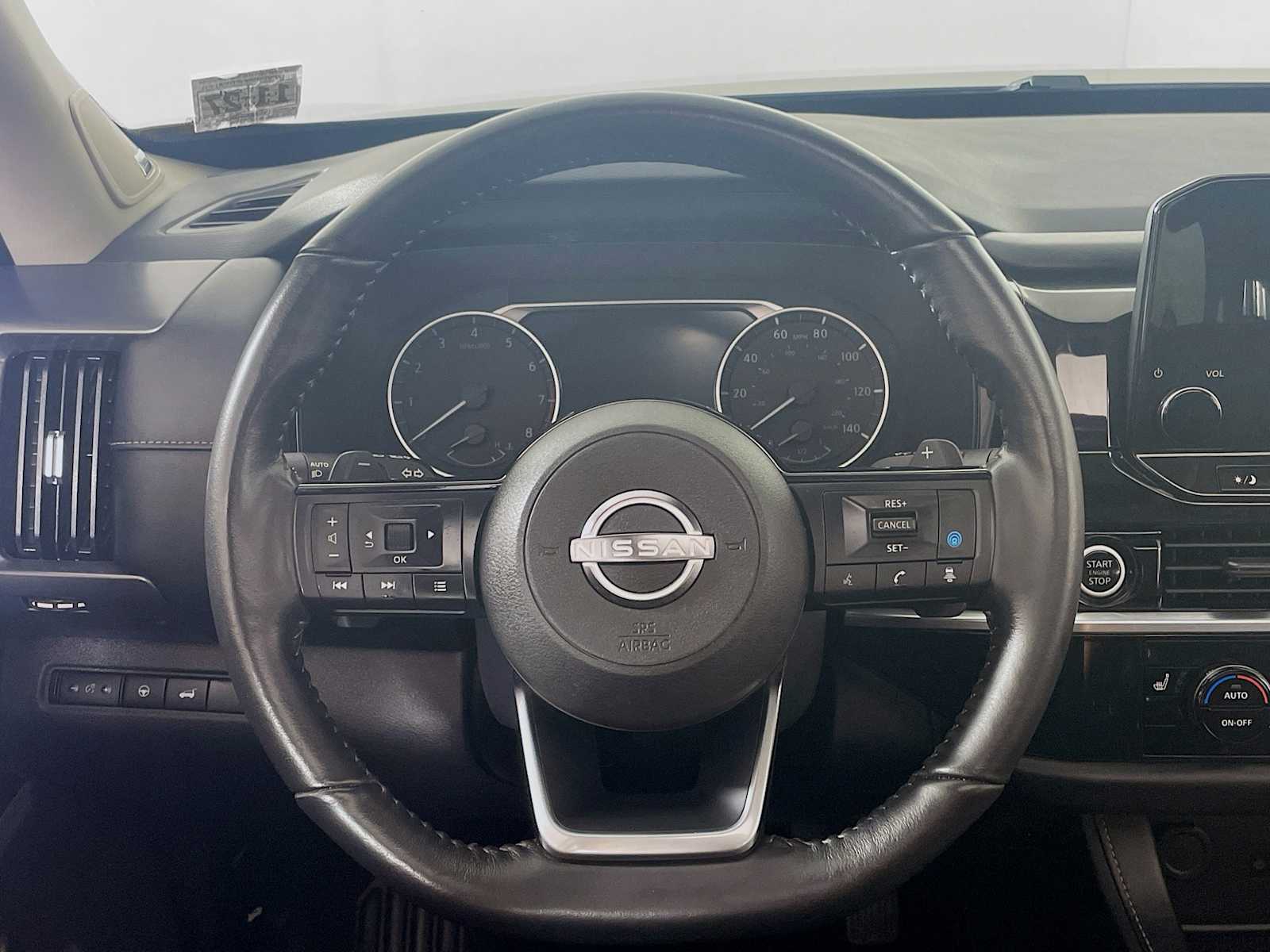 2023 Nissan Pathfinder SL photo 8