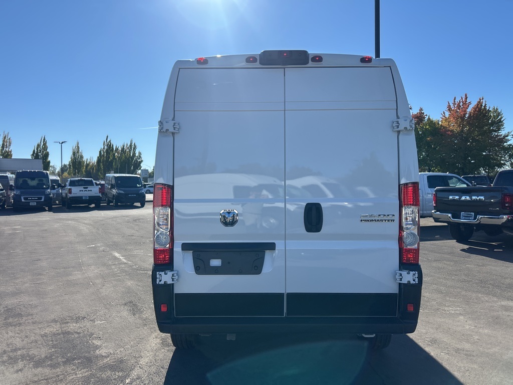 2025 Ram ProMaster 2500 photo 3