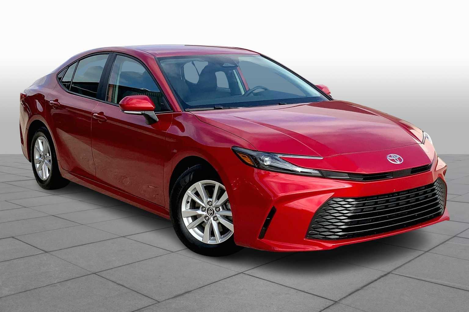 2025 Toyota Camry LE photo 2