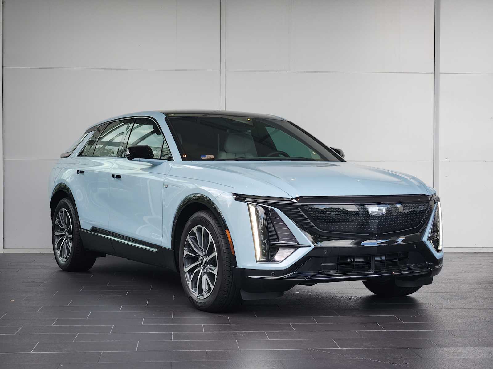 Used 2025 Cadillac LYRIQ Sport 1 with VIN 1GYKPURL6SZ316665 for sale in Grapevine, TX
