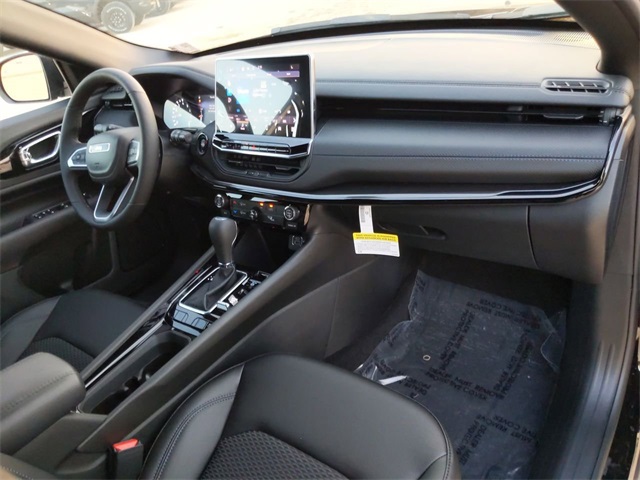 2026 Jeep Compass Latitude Altitude photo 28