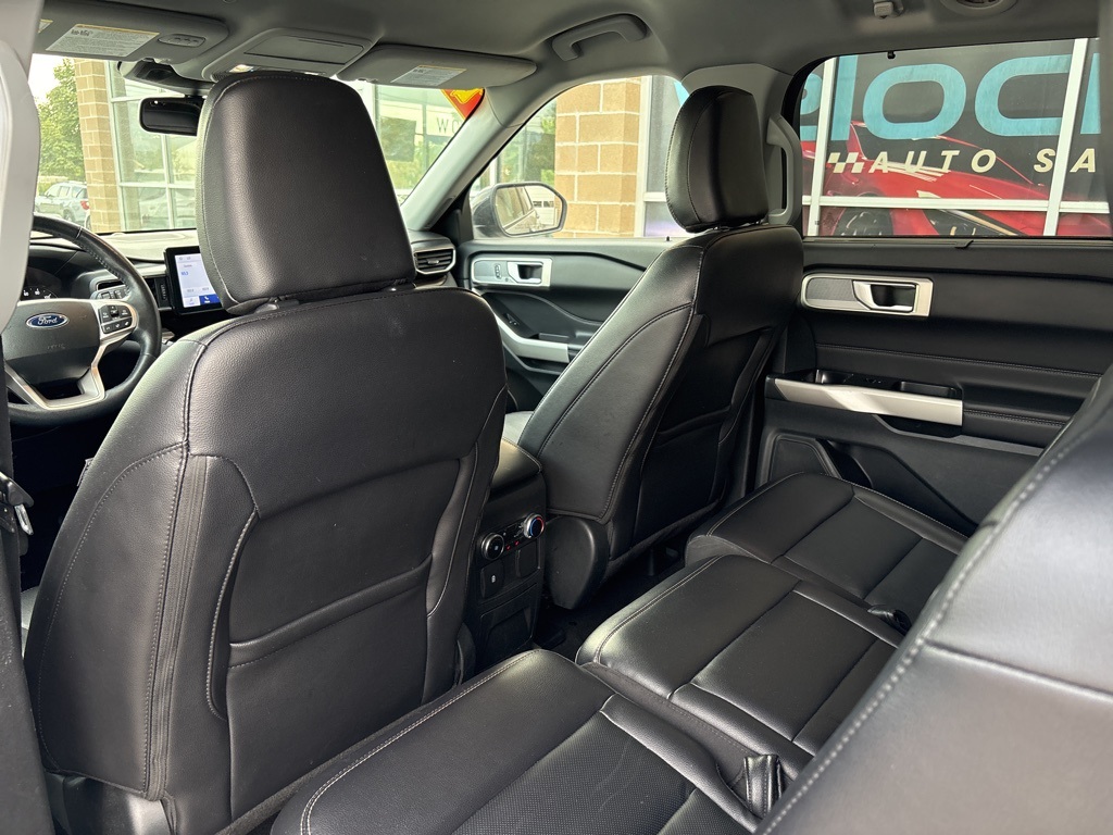 2023 Ford Explorer Limited photo 17