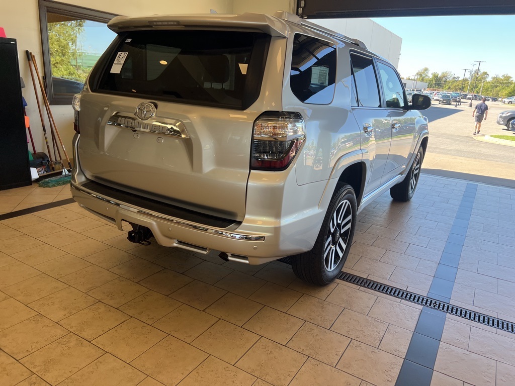 2023 Toyota 4Runner Limited photo 3