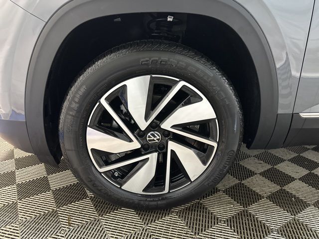 2025 Volkswagen Atlas SEL photo 6