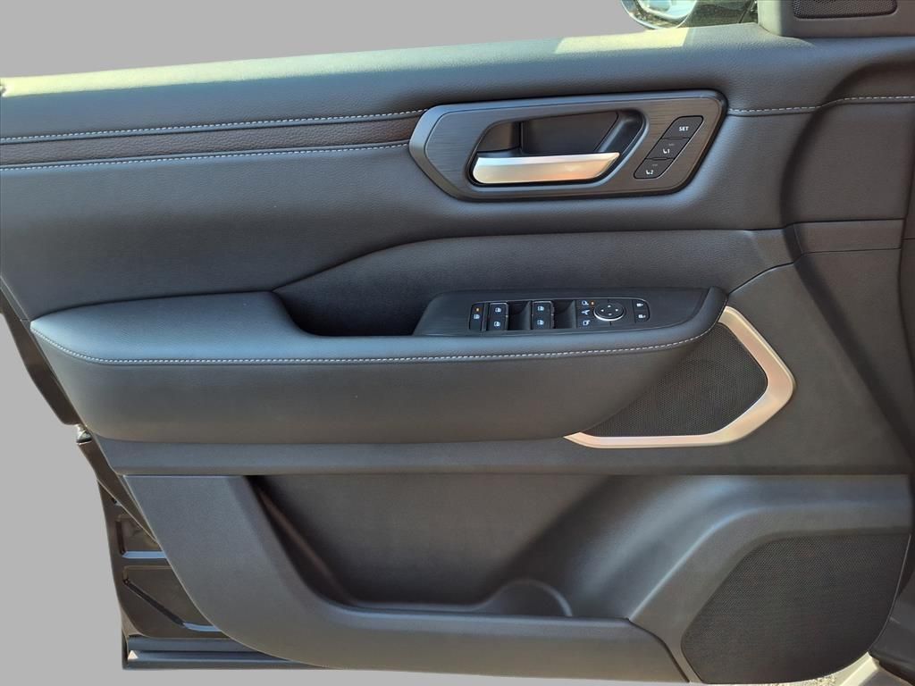 2026 Nissan Armada Platinum photo 14