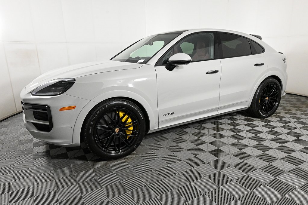 2026 Porsche Cayenne GTS Coupe photo 2