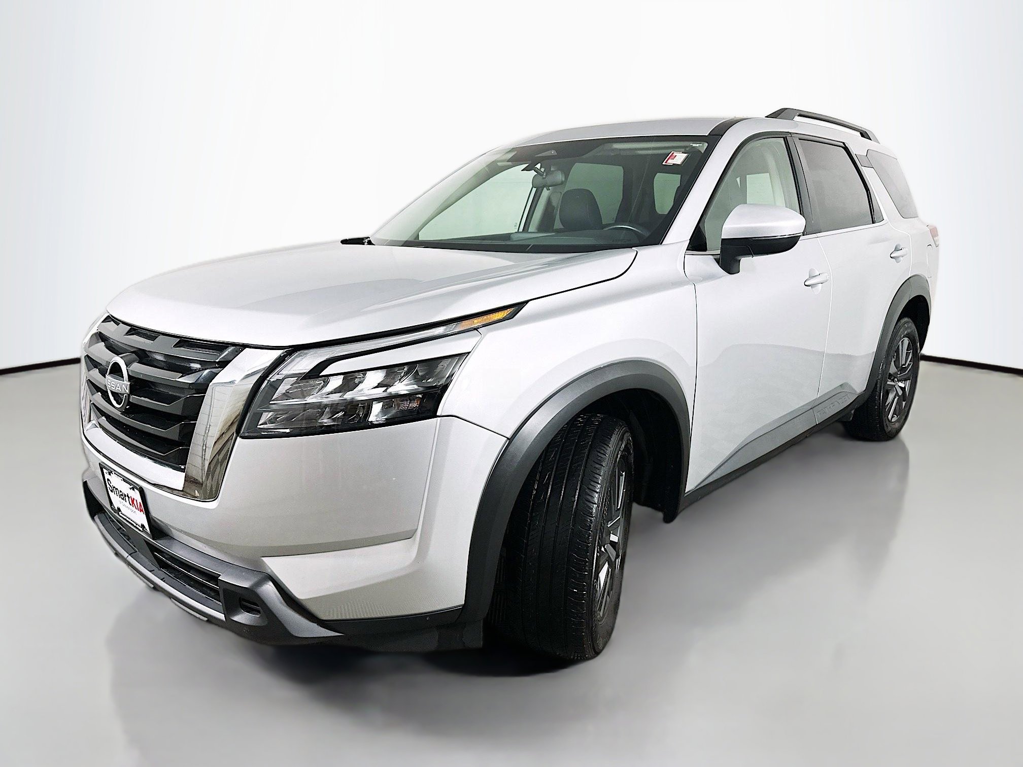 2023 Nissan Pathfinder SV photo 3