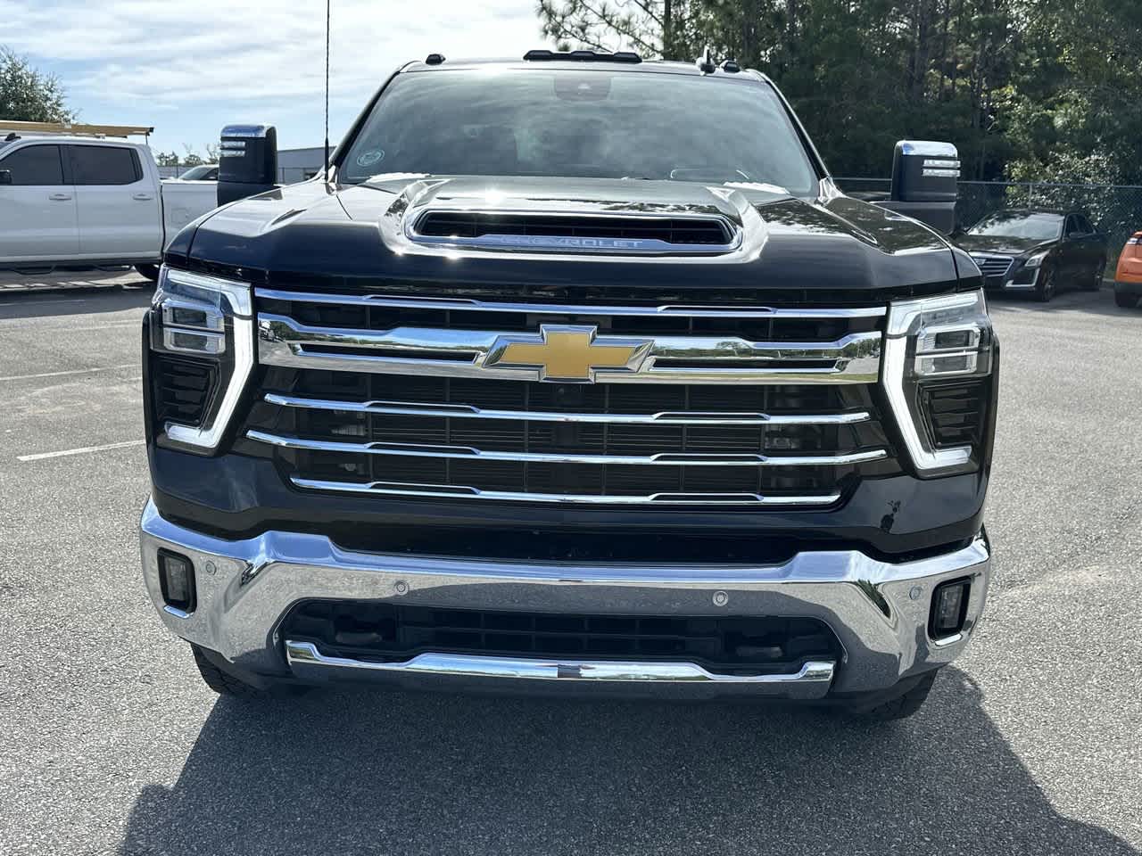 2024 Chevrolet Silverado 2500HD LTZ photo 2