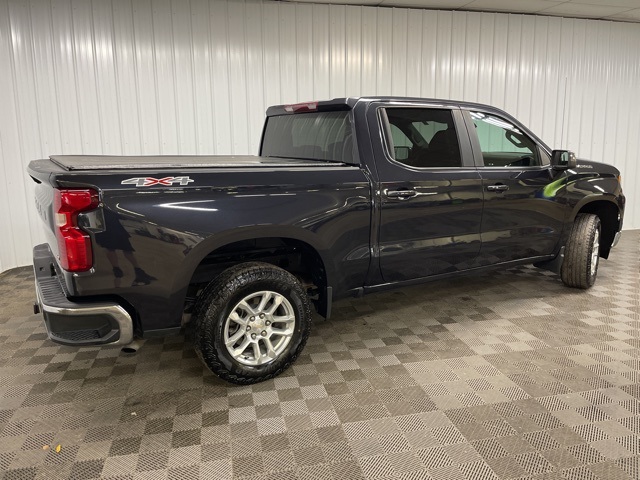 2022 Chevrolet Silverado 1500 LT photo 3