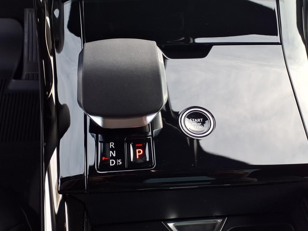 2025 Land Rover Range Rover Sport SE photo 13