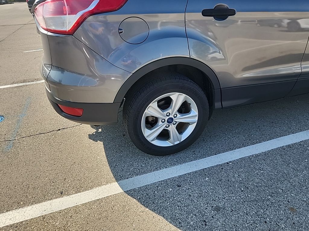 2014 Ford Escape S photo 5
