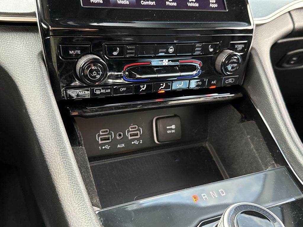 2021 Jeep Grand Cherokee Laredo photo 18